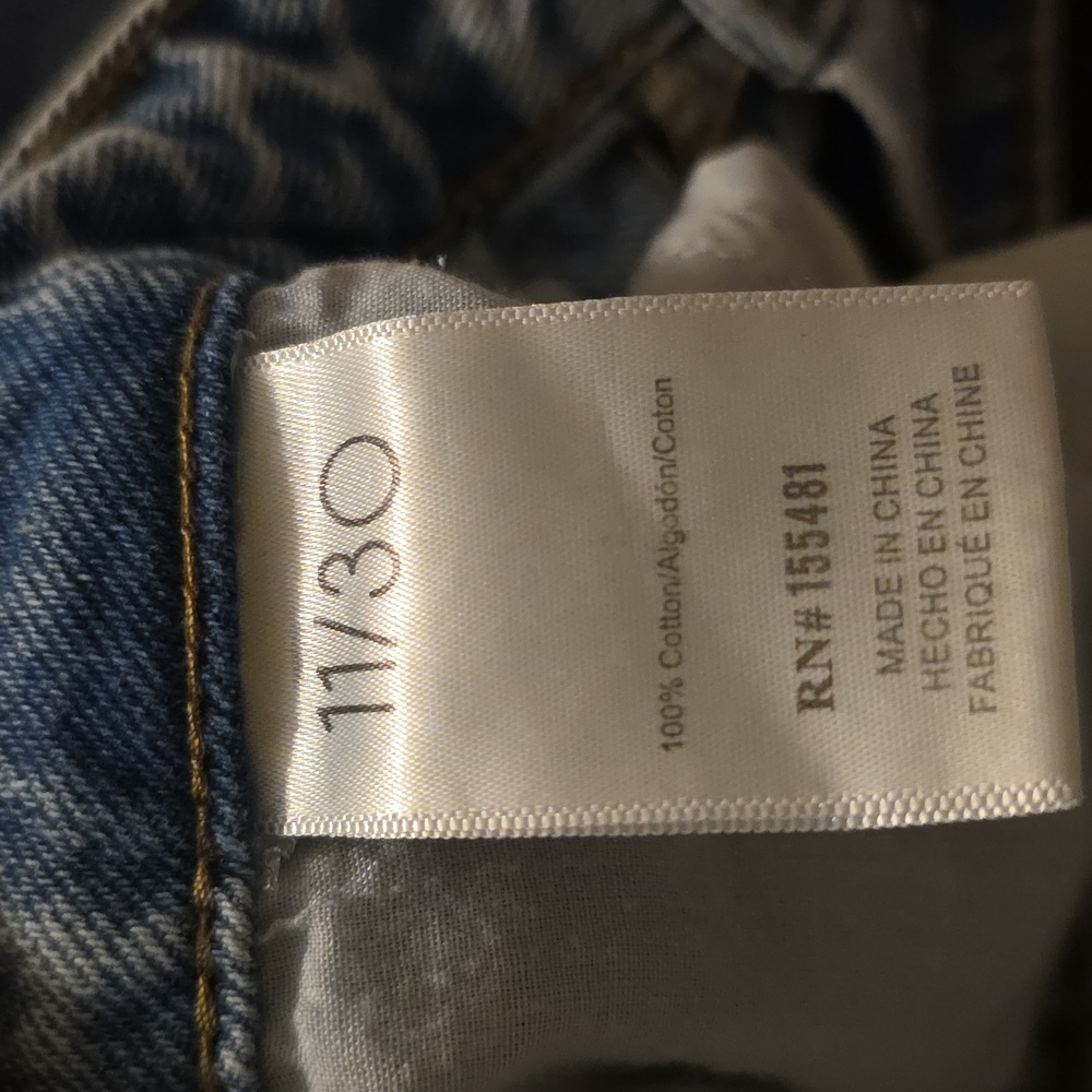Simple Society Button Fly Distressed Jeans Womens- size 11/30- NWOT - Picture 4 of 4